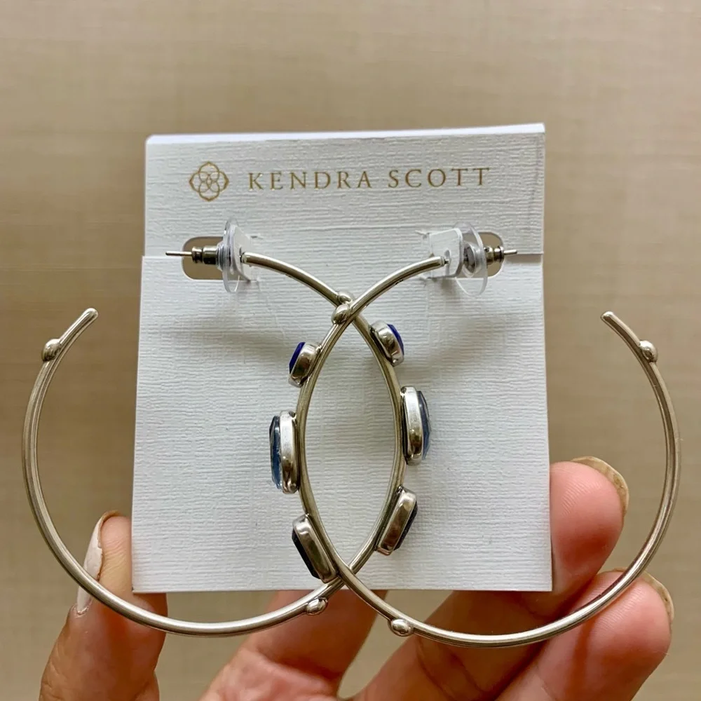 KENDRA SCOTT Ivy Hoop Earrings - Silver w Blue